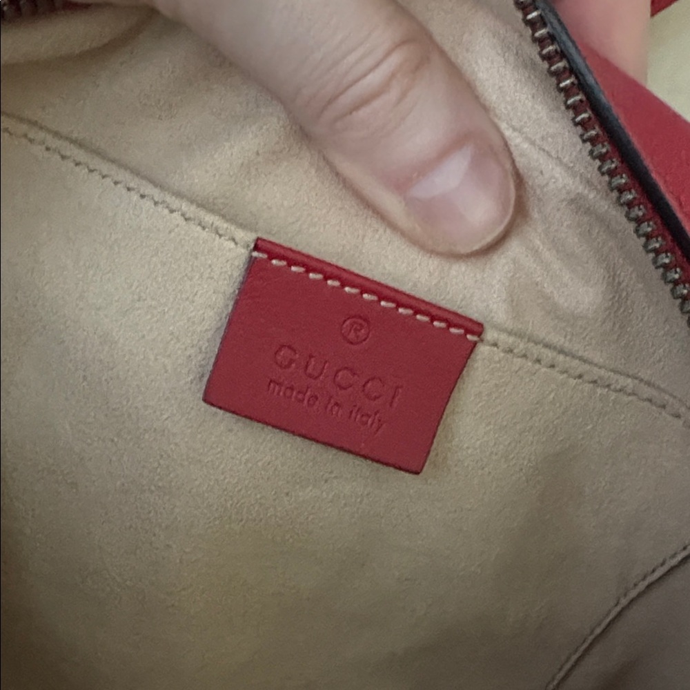 GG Marmont Small Matelasse Crossbody Bag - Picture 3 of 16